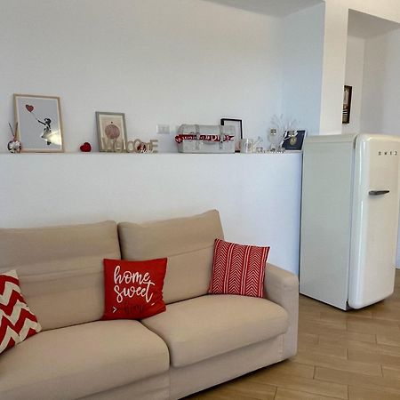 The Shabby House - Charming Seaside Retreat In Central Anzio, Steps From Beach And Train Station Екстер'єр фото