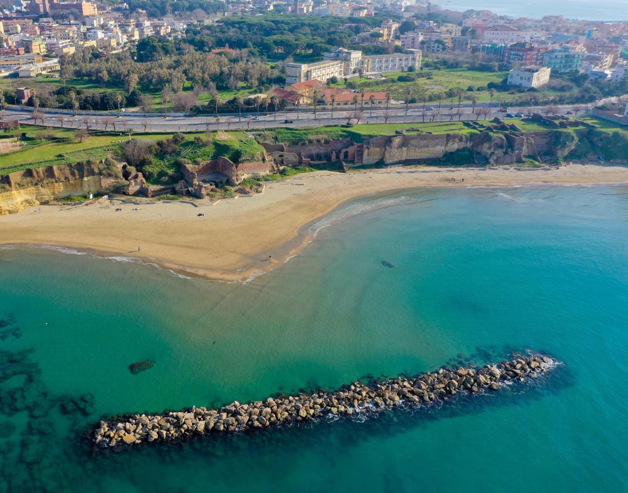 The Shabby House - Charming Seaside Retreat In Central Anzio, Steps From Beach And Train Station Екстер'єр фото