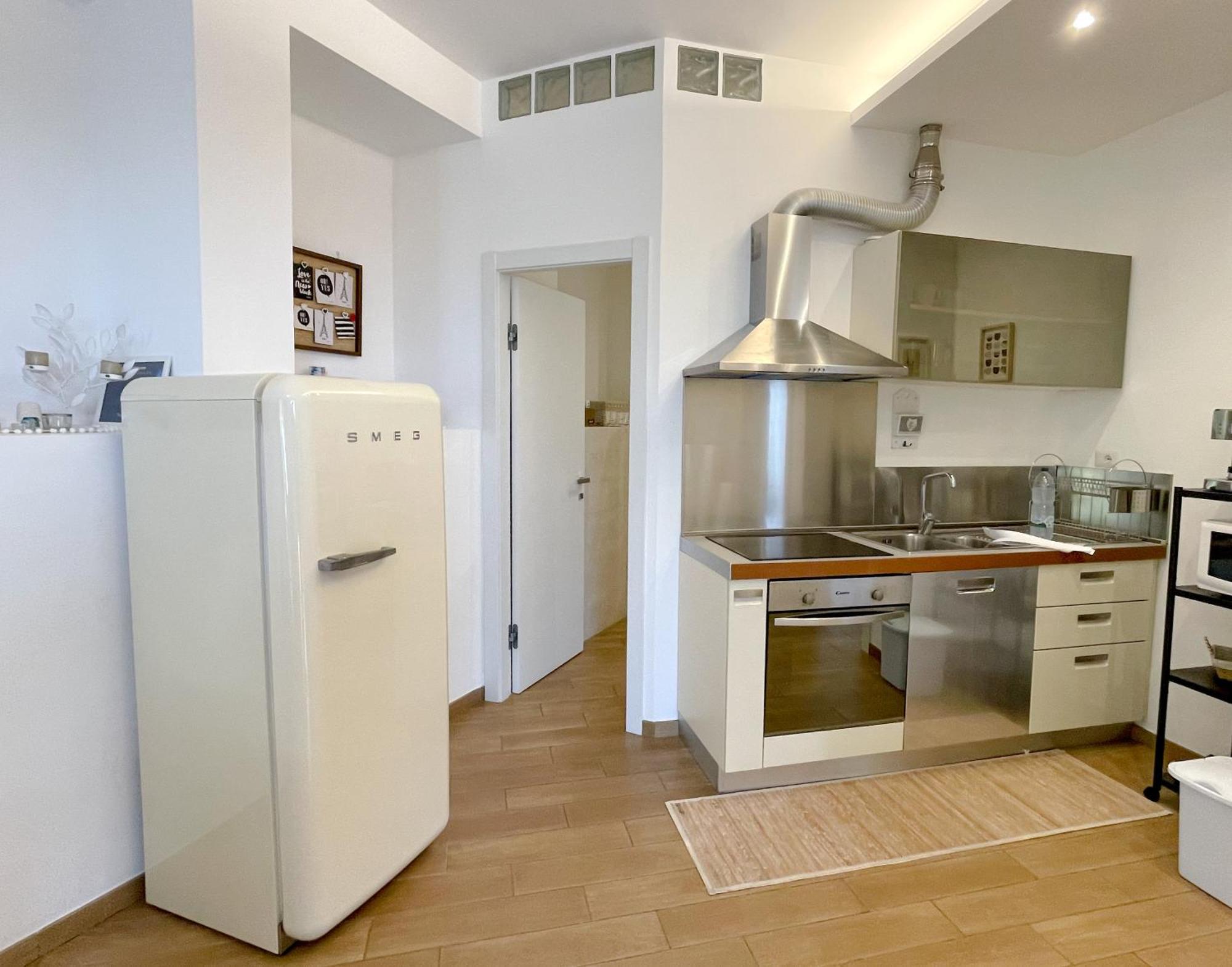 The Shabby House - Charming Seaside Retreat In Central Anzio, Steps From Beach And Train Station Екстер'єр фото