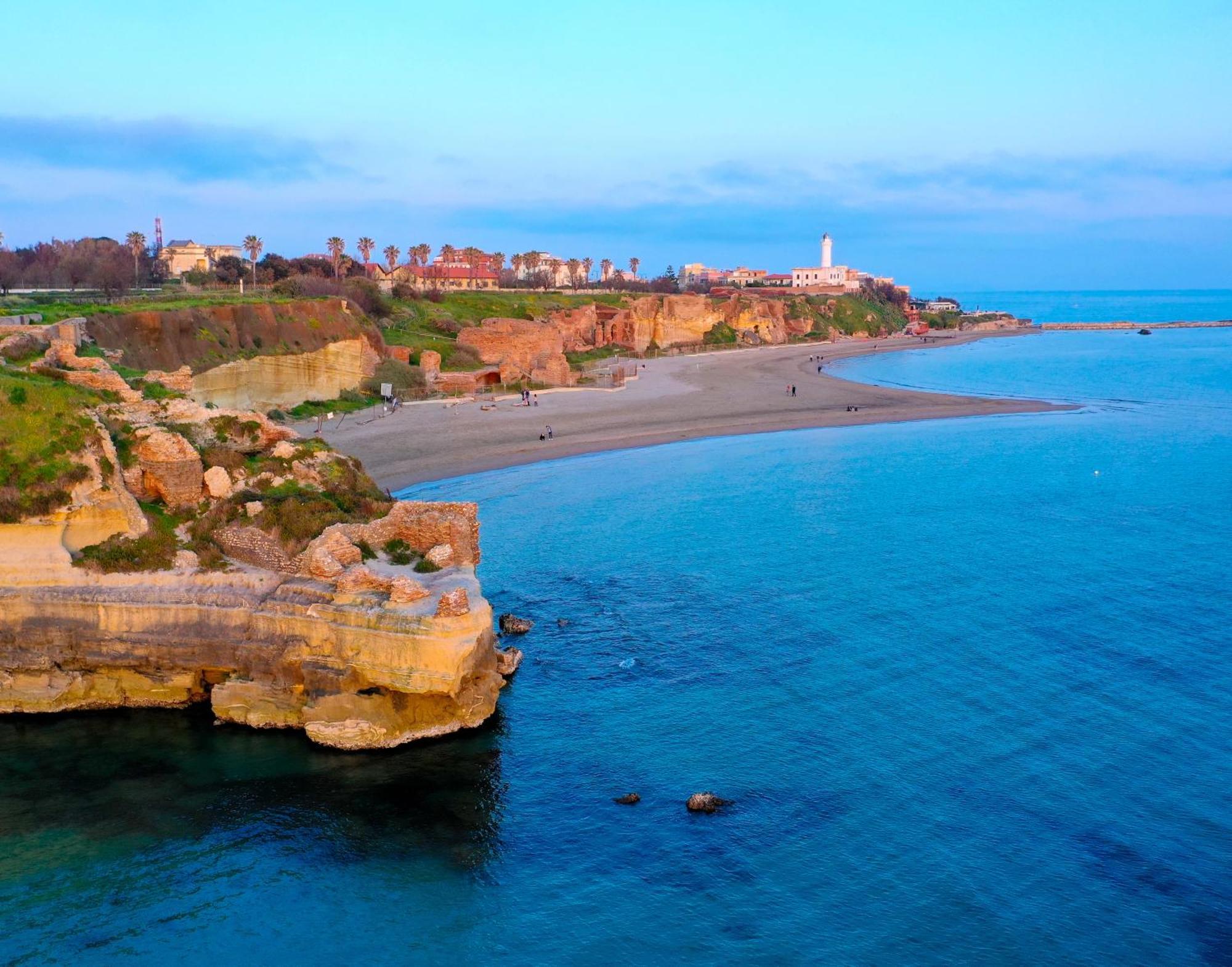 The Shabby House - Charming Seaside Retreat In Central Anzio, Steps From Beach And Train Station Екстер'єр фото